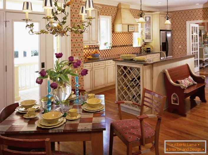 Stilvolle Küche in einem modernen rustikalen Stil.