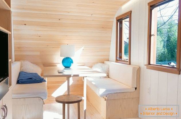Komfortables Mini-Haus: Ein Foto von Ontario - ein heller Innenraum