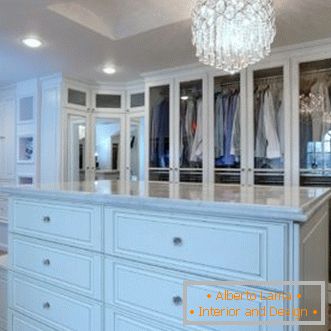 Das layout der garderobe - fotos der besten design-lösungen