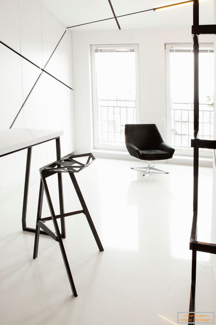 Küche Studio-Apartment in Schwarz und Weiß