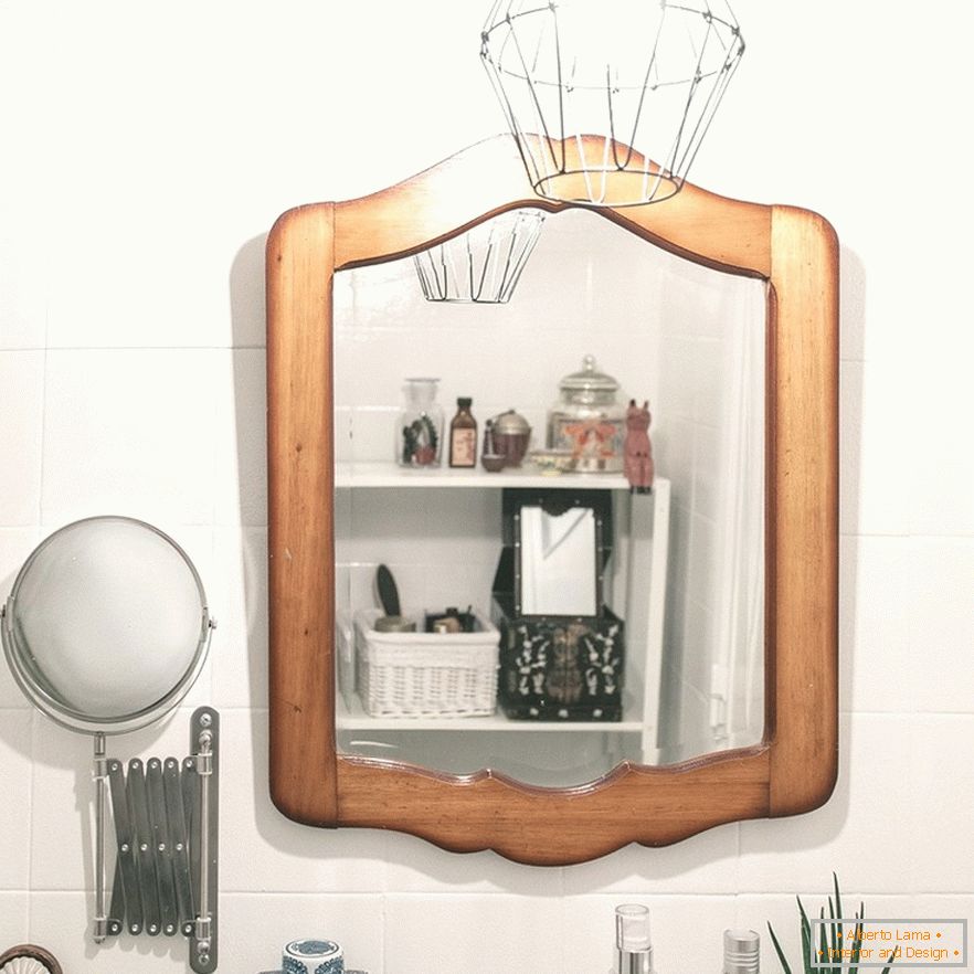 Spiegel im Badezimmer von Luxuswohnungen in Lissabon