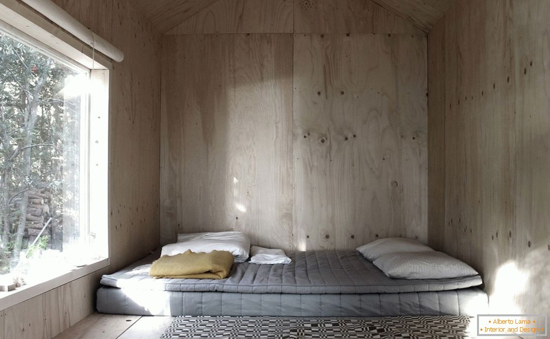 Спальня мини-дома Ermitage Hütte в Швеции