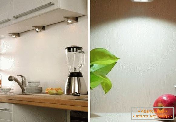 LED-Leuchten für Küche unter Schränken Overhead auf Foto