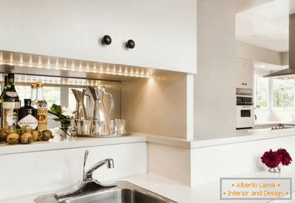 Zusätzliche Beleuchtung in der Küche - Beleuchtung des Arbeitsbereichs in der Küche mit einem LED-Streifen