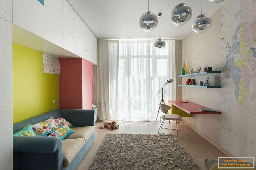 Design eines schmalen Kinderzimmers