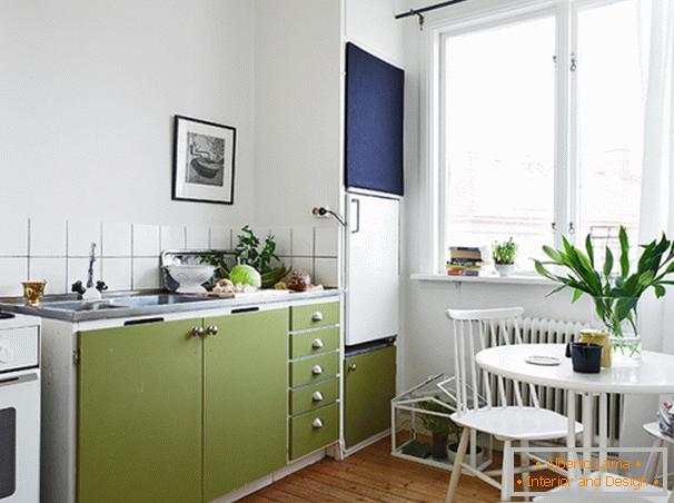 Küche und Esszimmer im skandinavischen Stil