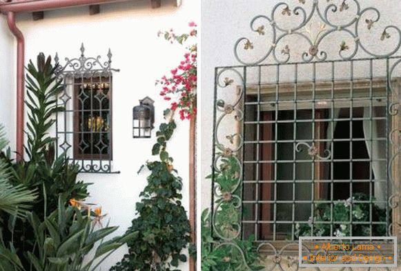 Dekorative Gitter auf Fenstern - Foto der Fassade des Hauses
