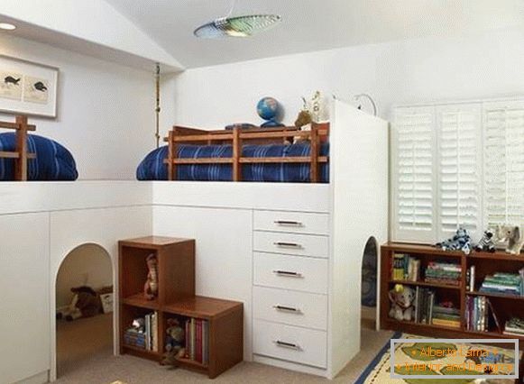 Kinderzimmer mit extra Zimmer