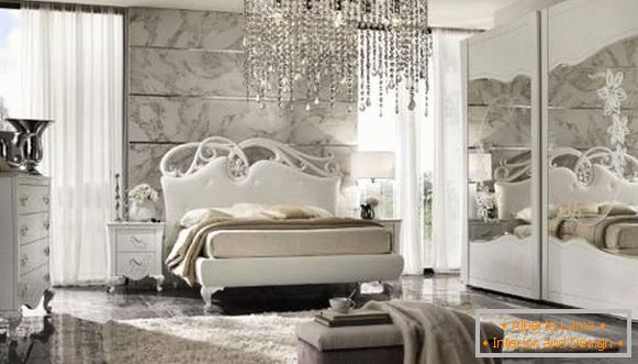 Italienischer Wandschrank im Schlafzimmer - Innenfoto