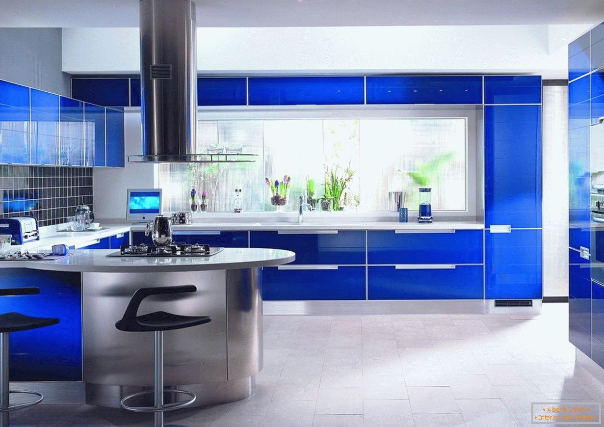 Fassaden der Küche in blau