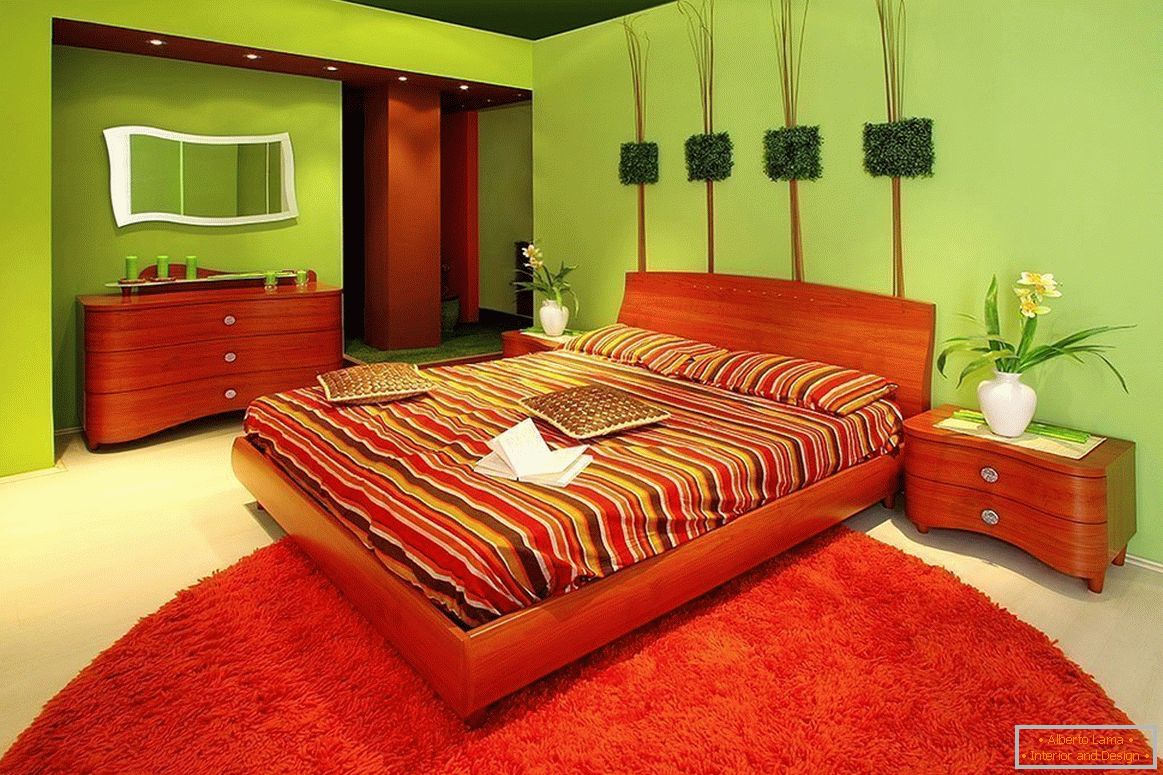 Roter und grüner Schlafzimmerinnenraum