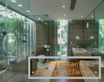 Moderne Architektur: Ein Haus im Garten oder ein Garten im Haus von WOW Architects
