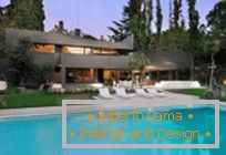 Moderne Architektur: Ein zweistöckiges Haus in Madrid im Stil von Sci-Fi