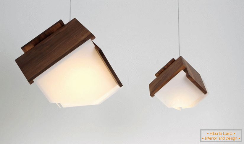 Moderne Lampen aus dunklem Holz von der Firma Cerno