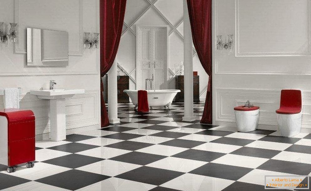 Badezimmerinnenraum mit einem Schachbrettfliesenboden