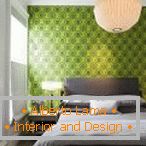 Grüne Textur an den Wänden im Schlafzimmer