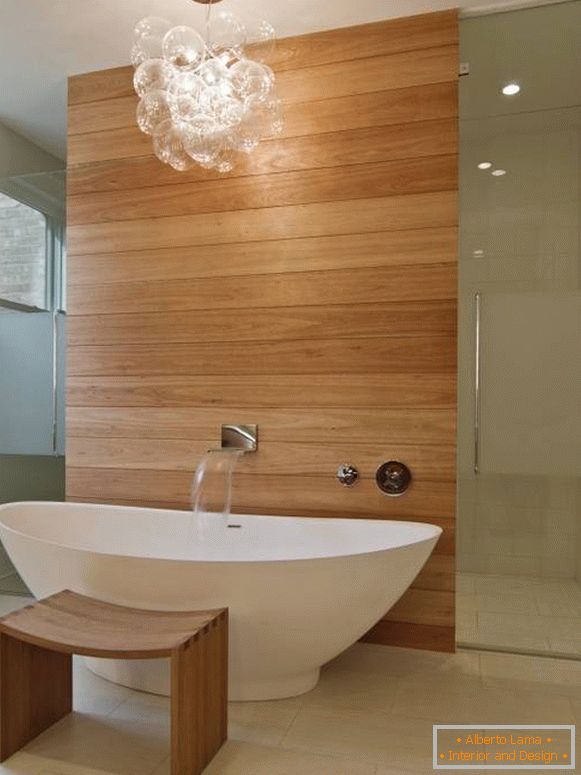Holz-Panel-im-Badezimmer