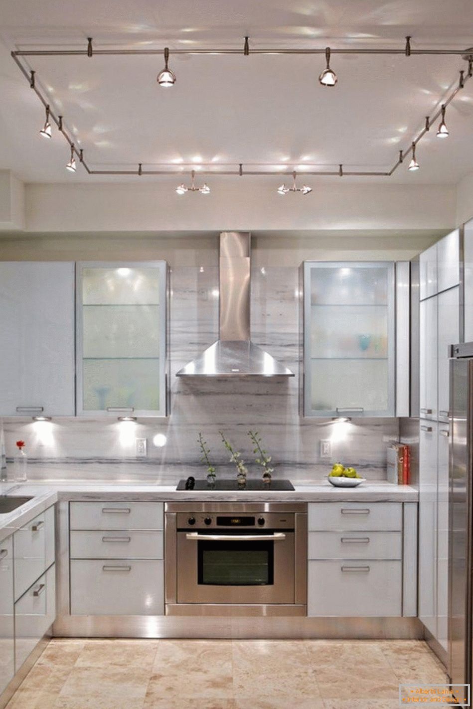 Küche mit Spotbeleuchtung