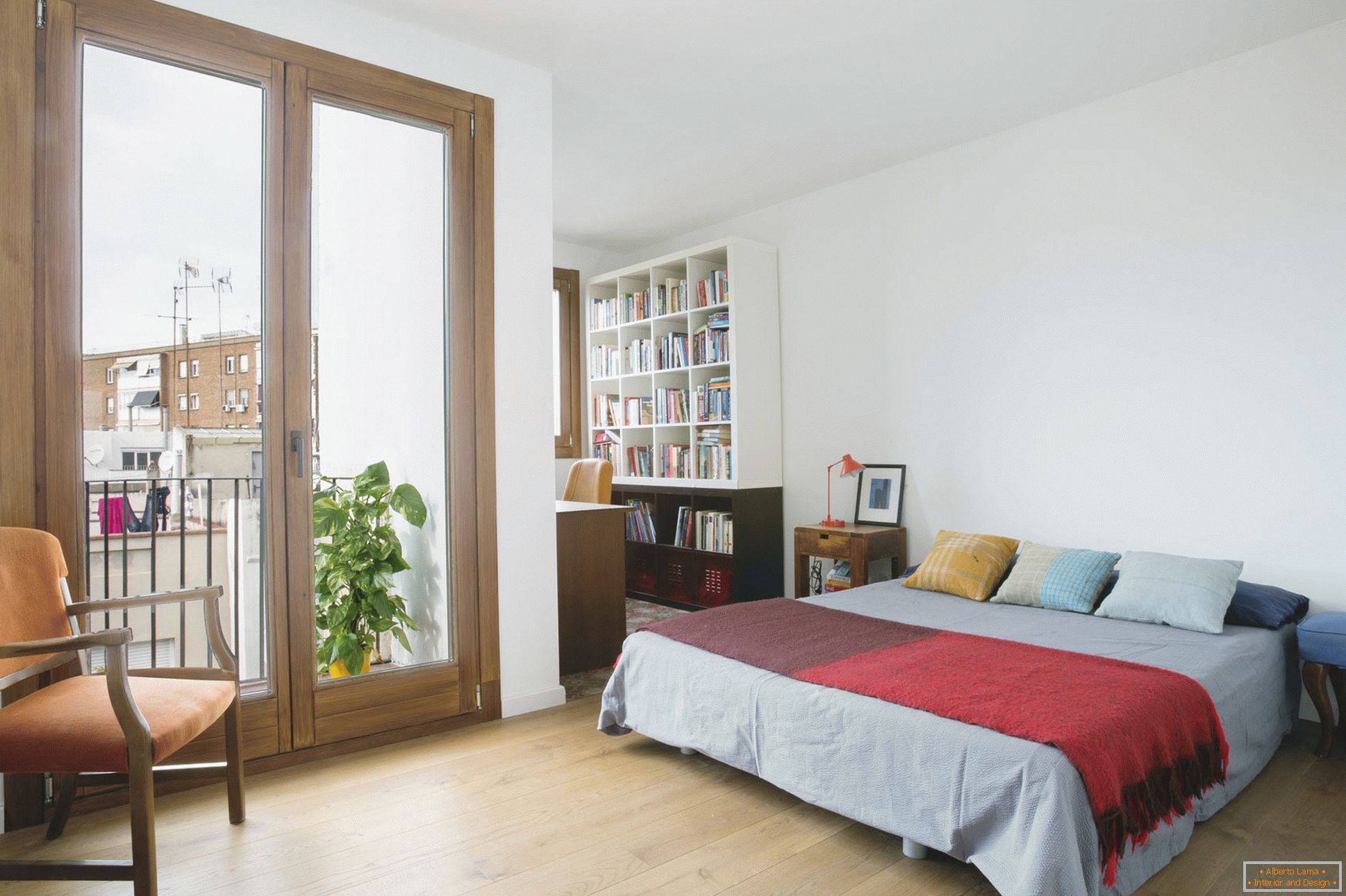 Innenarchitektur einer kleinen Wohnung in Barcelona