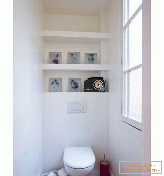 Toilette eines kleinen Studioappartements in Paris
