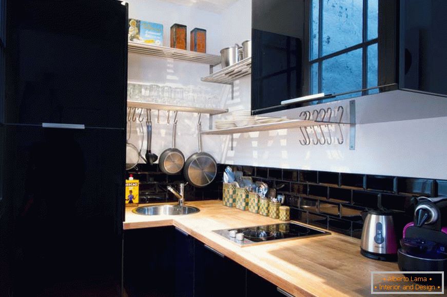 Küche eines kleinen Studios in Paris