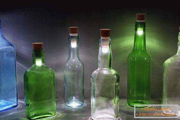 Lampen aus Flaschen mit eigenen Händen Foto