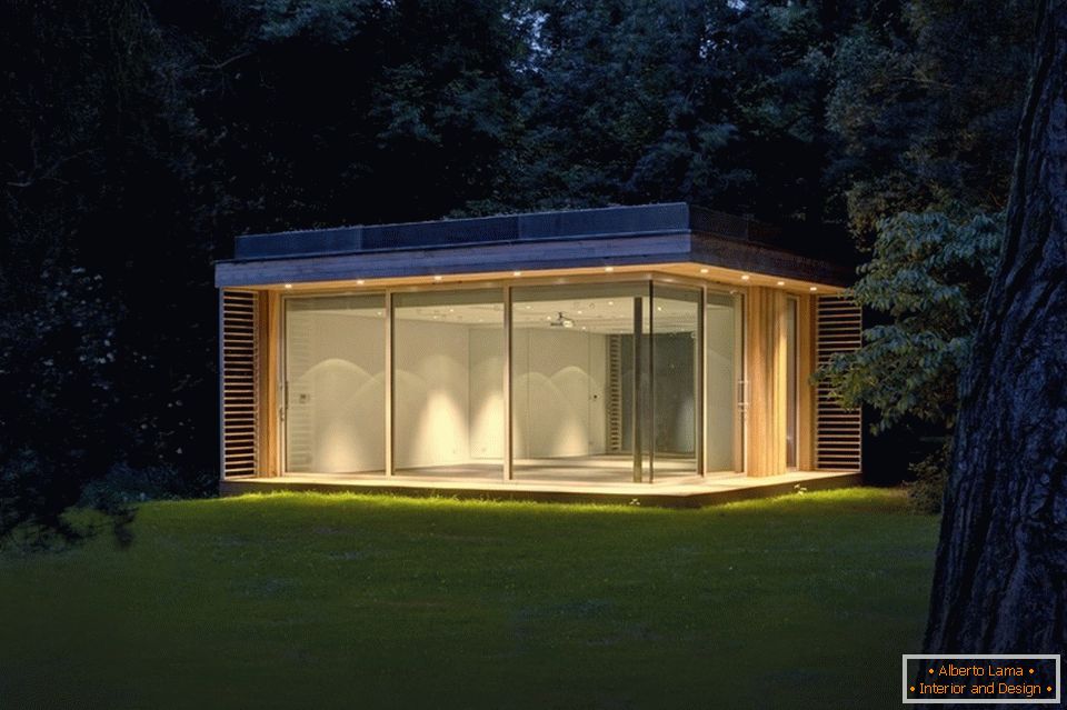 Öko-Haus mit Glaswänden
