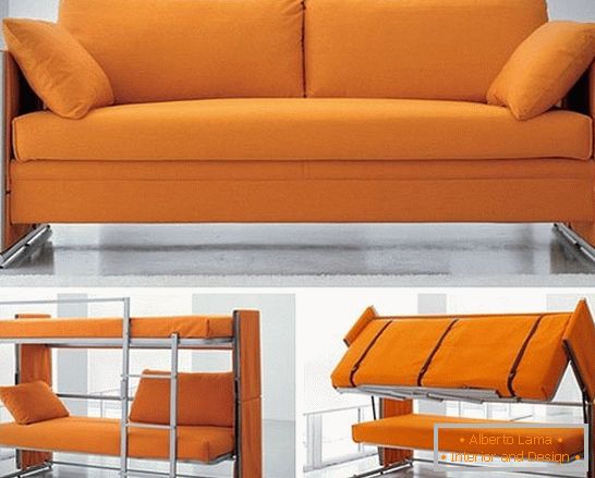 Möbel-Transformator vom Sofa in einem zweistöckigen Bett