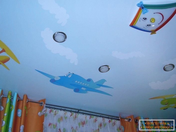Lustige Spanndecken über Cartoon-Flugzeuge. Kinder werden es mögen.