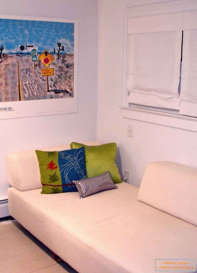 Couch im Studium einer kleinen Villa in den USA