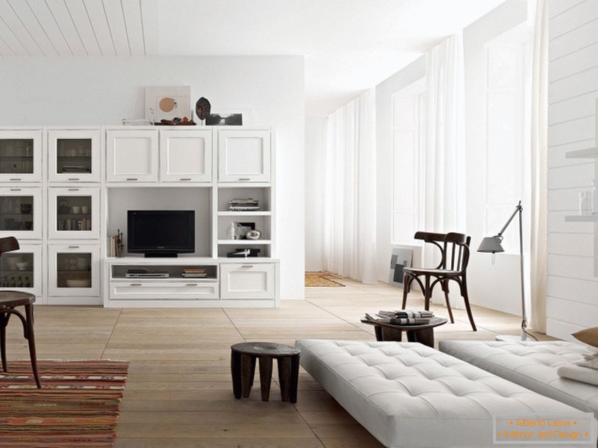 Weiße Möbel im Wohnzimmer