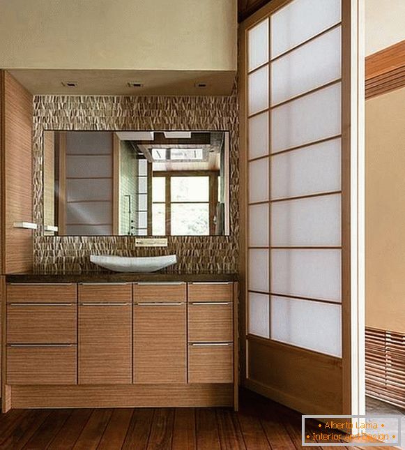 Design eines Badezimmers im japanischen Stil