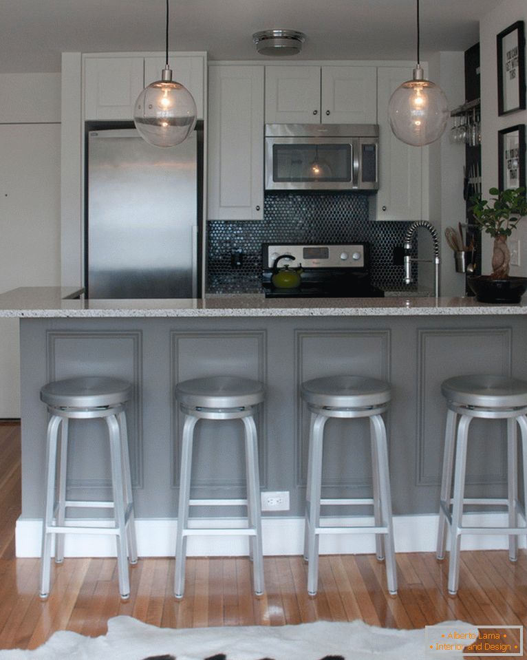 Kompakte Küche in grauer Farbe