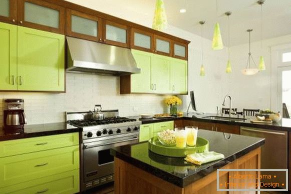 braun-grüne Küche